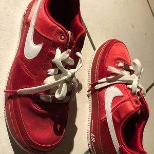 NIKE AIR FORCE 1’s RED